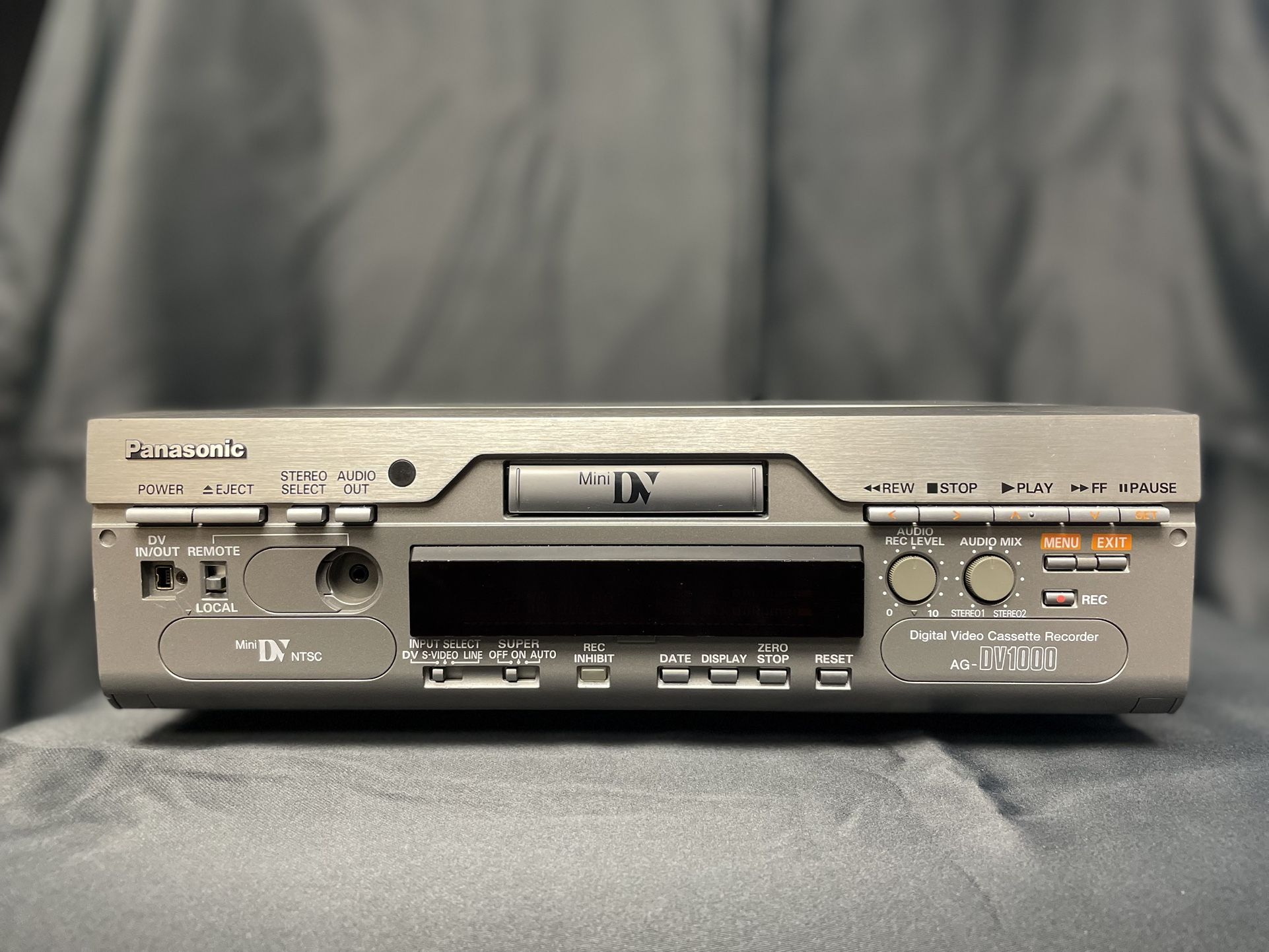 JVC AG-DV1000P mini DV deck