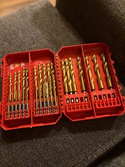 Milwaukee drill bit set