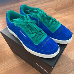 Pleasures Club c Reebok 