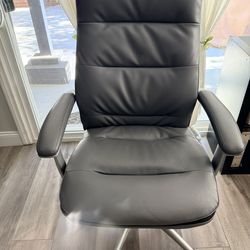 Beautyrest Office Chair. Very Comfortable