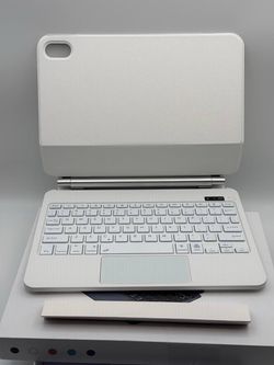 iPad 10th/11th Gen A16 Keyboard Case Magic Style w/Trackpad White