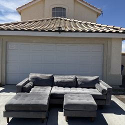 Sectional sofa with ottoman