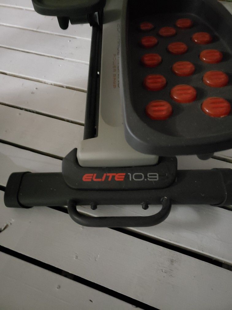 NordicTrack Elite 10.9 Elliptical FOR SALE350 or Best Offer. FOR LOCAL