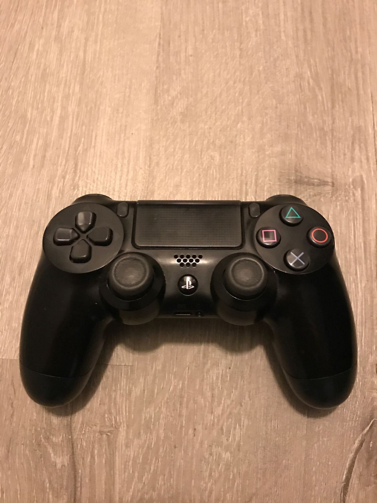 PS4 controller
