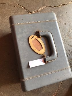 Vintage makeup box