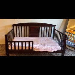 Toddler Bed with Mattress – Great Condition