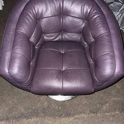 Retro Purple Swivel Chair 