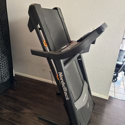 Nordic track Treadmill 