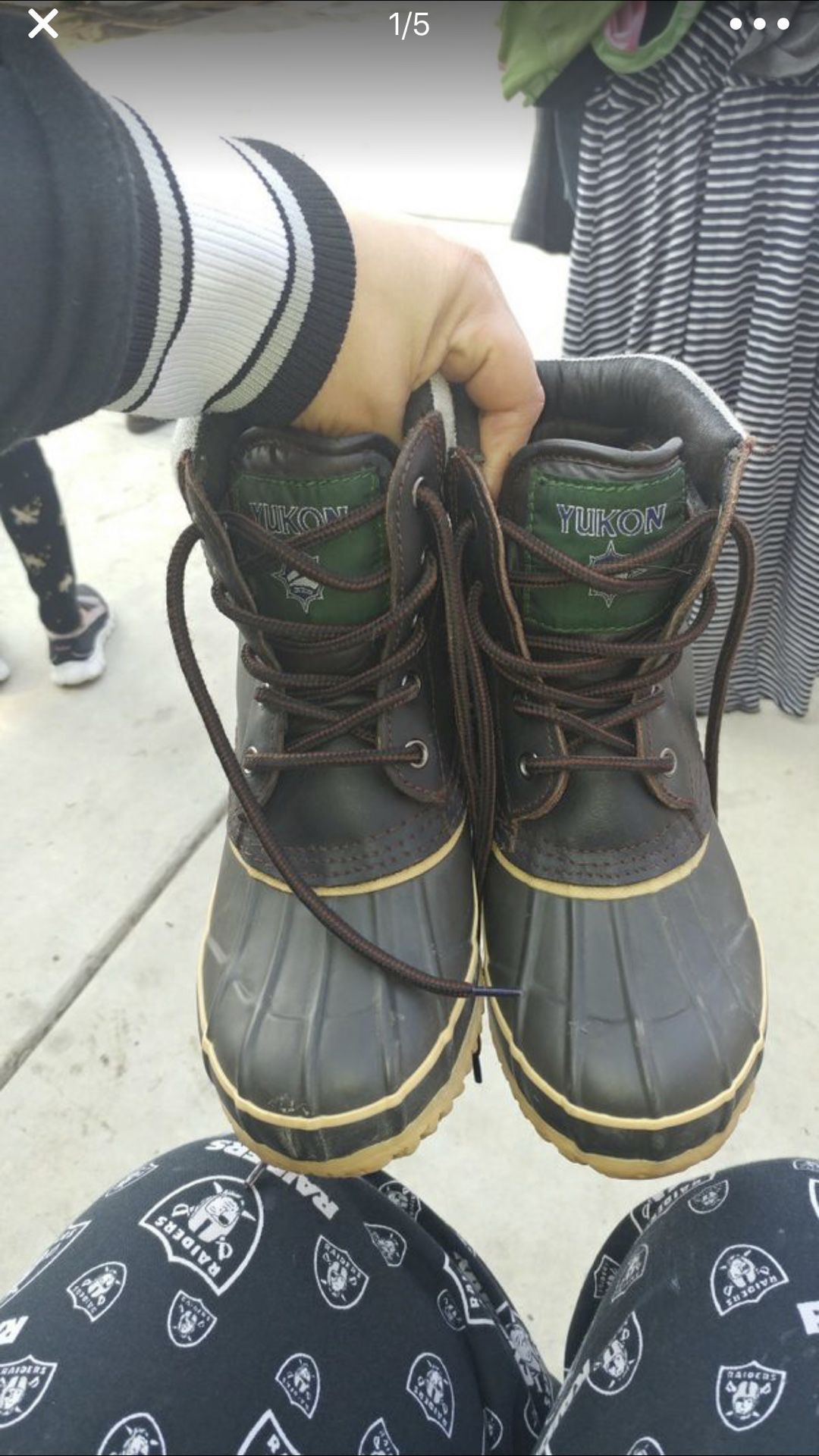 Yukon snow boots kids size 2