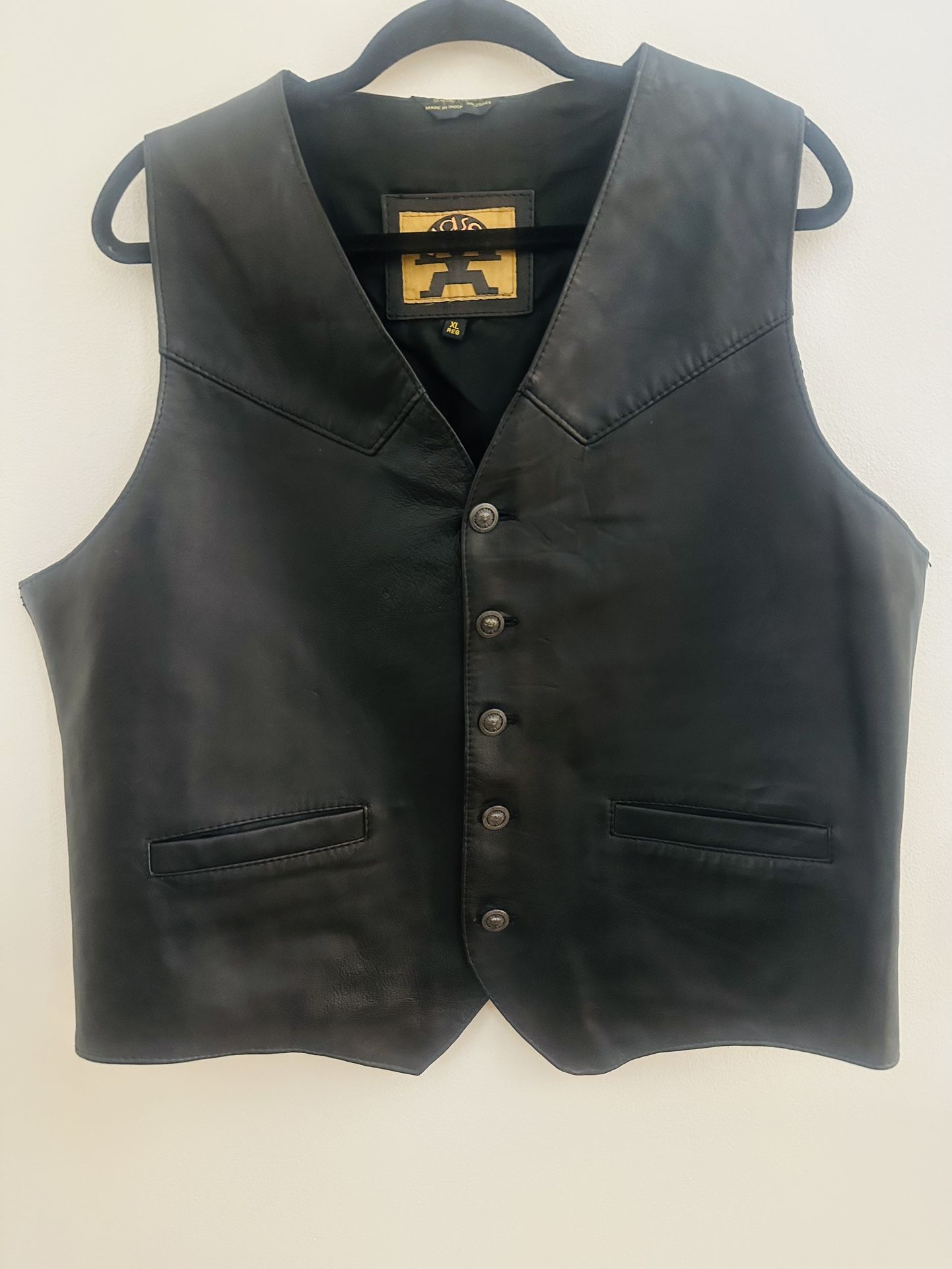 Men’s Genuine Leather Button-Up Vest – Size XL Regular
