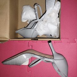 Kitten Heel Pumps in Grey
