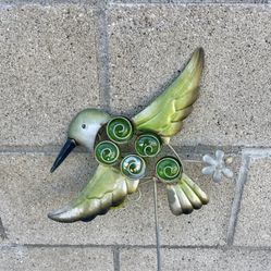Metal / Glass HUMMINGBIRD Garden Yard Art Post Stake