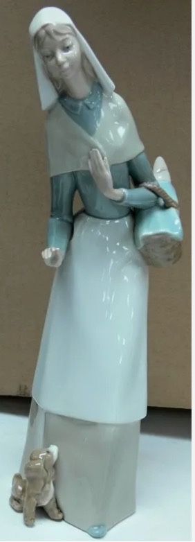 LLADRO FIGURINE SHEPHARD WOMEN WITH PUPPY