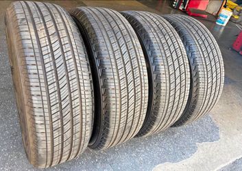 265/65/17 Michelin vendo un set de llantas usadas excelente condiciones de vida las 4 ✅🤩I am selling a set of used tires, all 4 in excellent living c