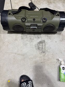 JVC Model RV-B90 Kaboom  Radio Cd Read/ Green & Black
