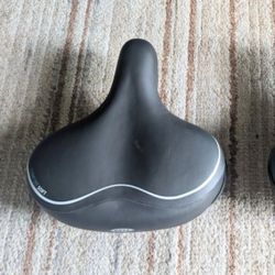 BELL Comfort Soft Bike Seat ( Like New)