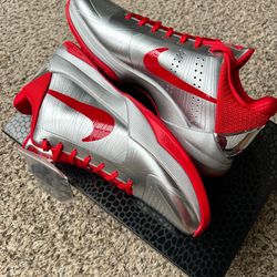 Brand new Kobe 5 Protro Catlin Clark rookie of the year size 10 men’s