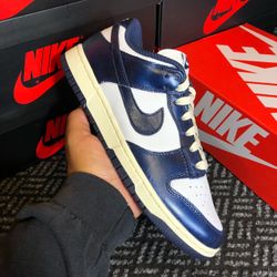 NIKE DUNK LOW VINTAGE NAVY SIZE 7 MENS / 8.5 WOMENS