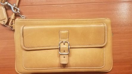 Authentic Coach - tan wristlet