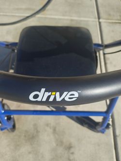 Drive walker with seat adjustable height 65 firm