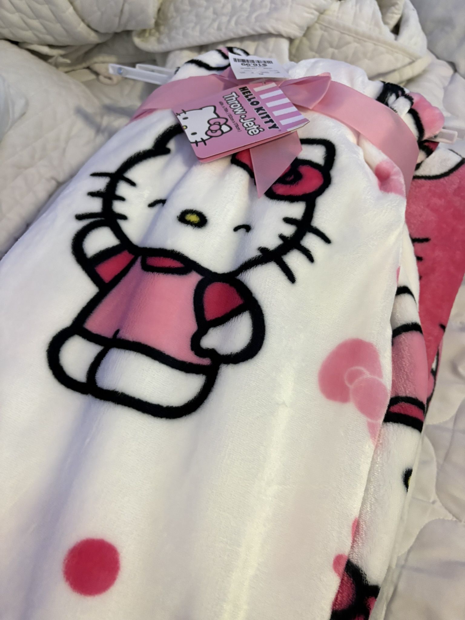 Hello Kitty Throw