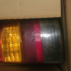Tail LIGHTS - 2005 FORD ESCAPE (condition 5/5) Pick Up For $25 Del Valle