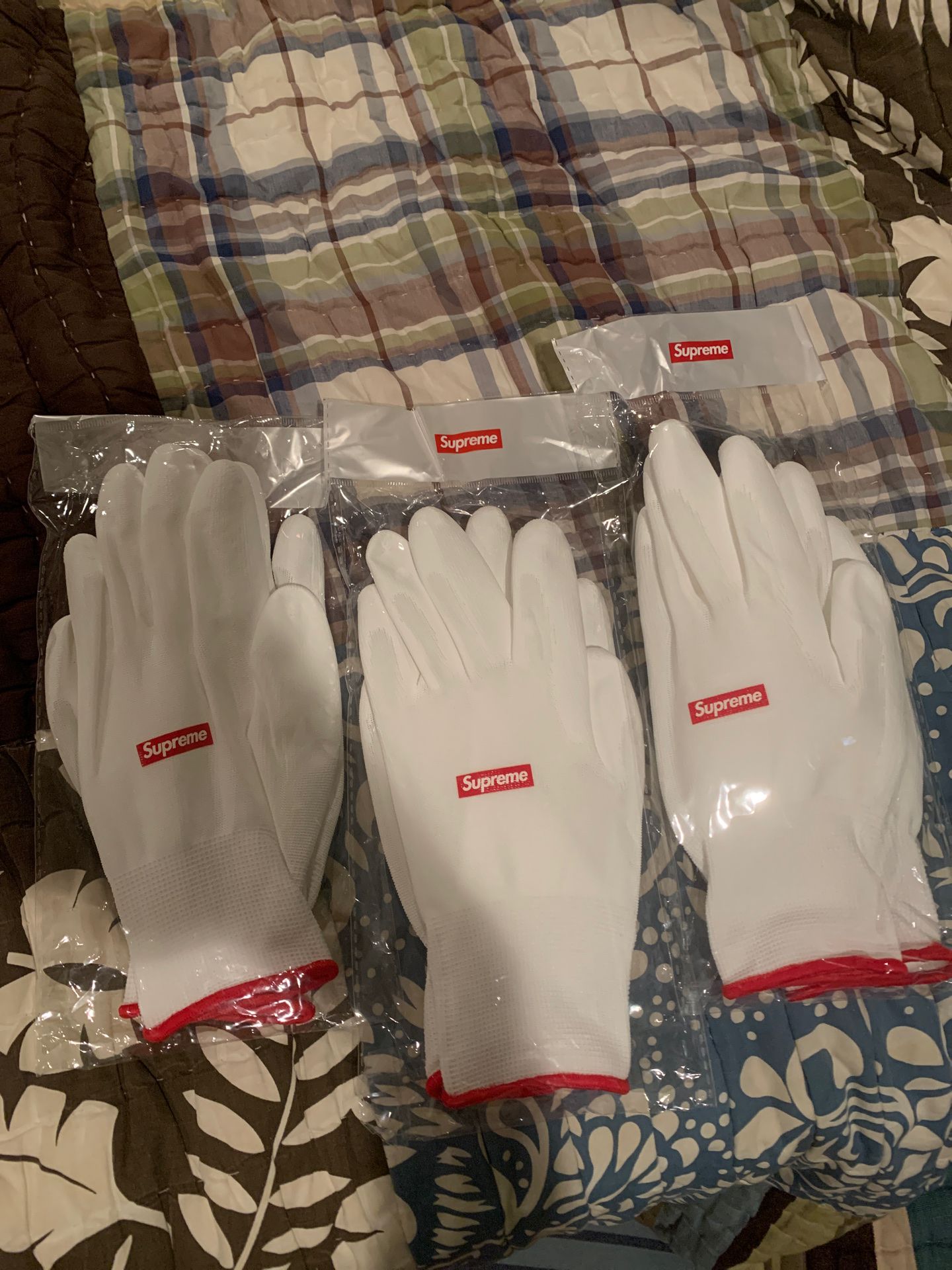 Supreme rubber gloves