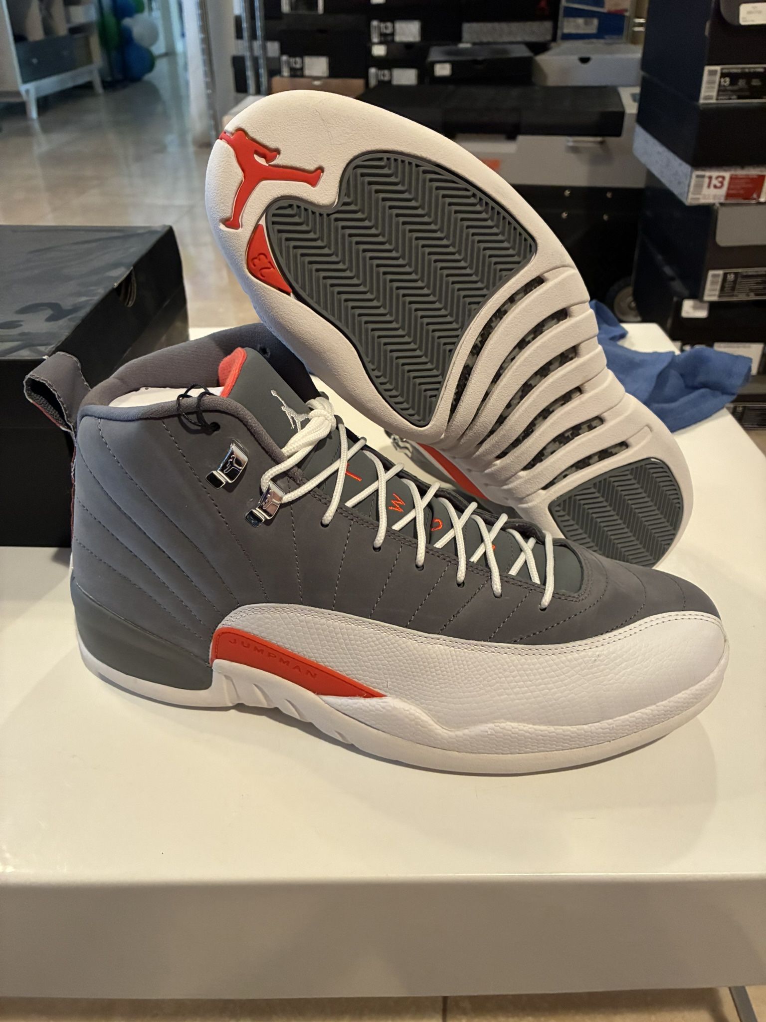 Air Jordan 12 Retro - Cool Grey