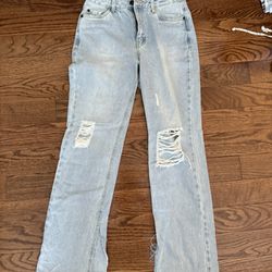 Women’s Light wash Ripped Jeans