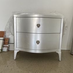 Bernhardt Silver Nightstand / End Table 