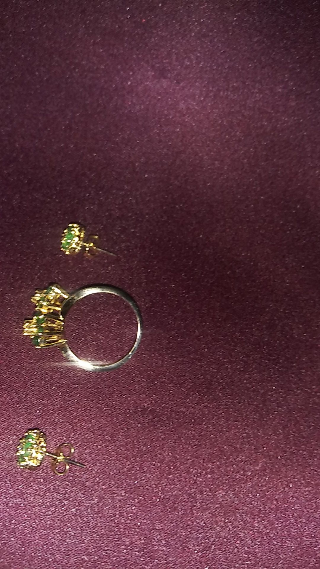 Emerald and diamond set
