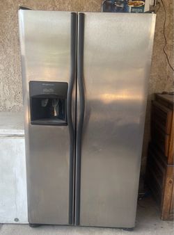 Frigidaire Side by Side Fridge