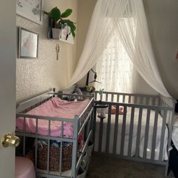 Matching Crib And Diaper Changing Table 
