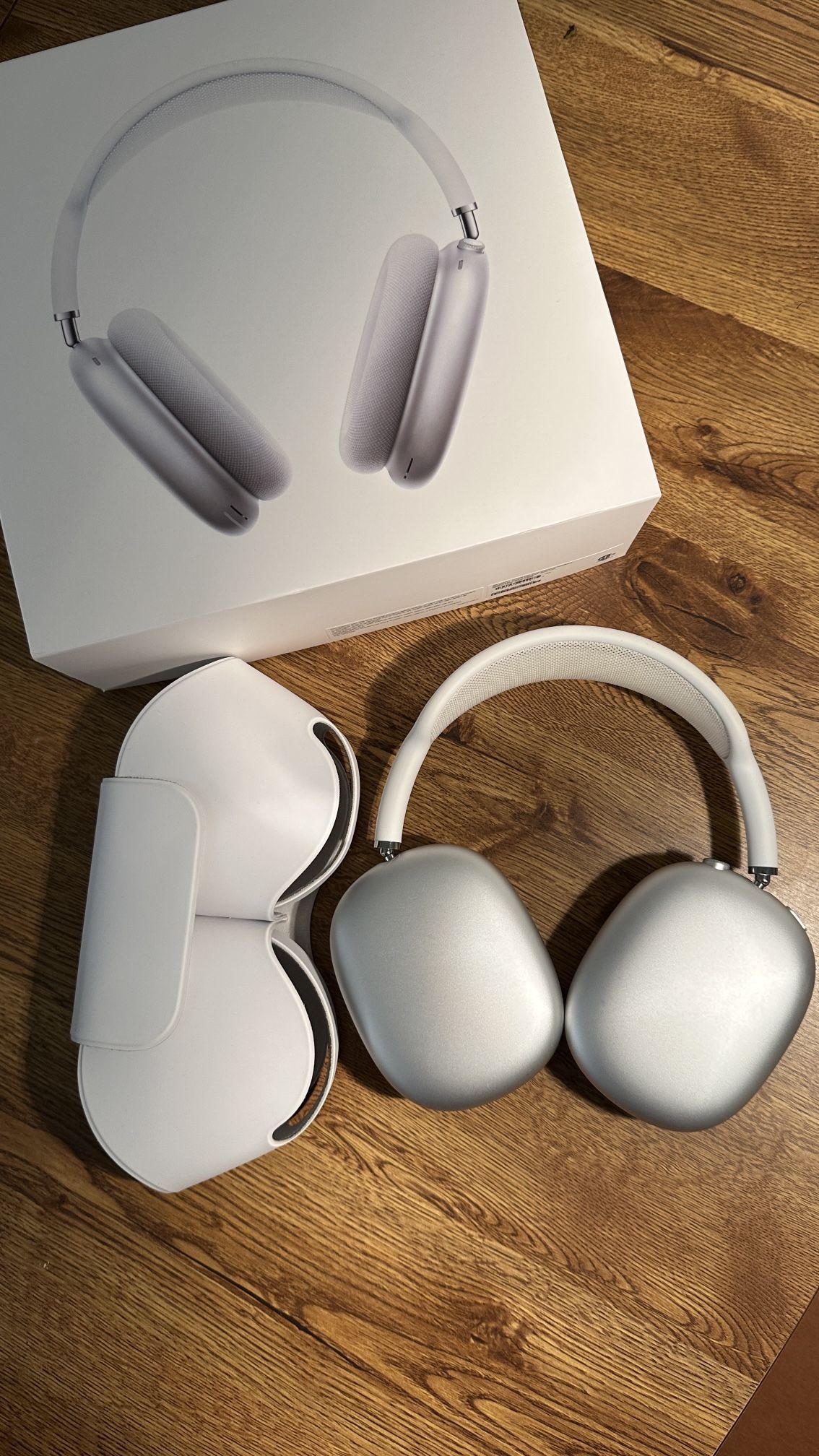 Apple AirPods Pro Max - GREAT CONDITION for Sale in Hollywood, CA - OfferUp