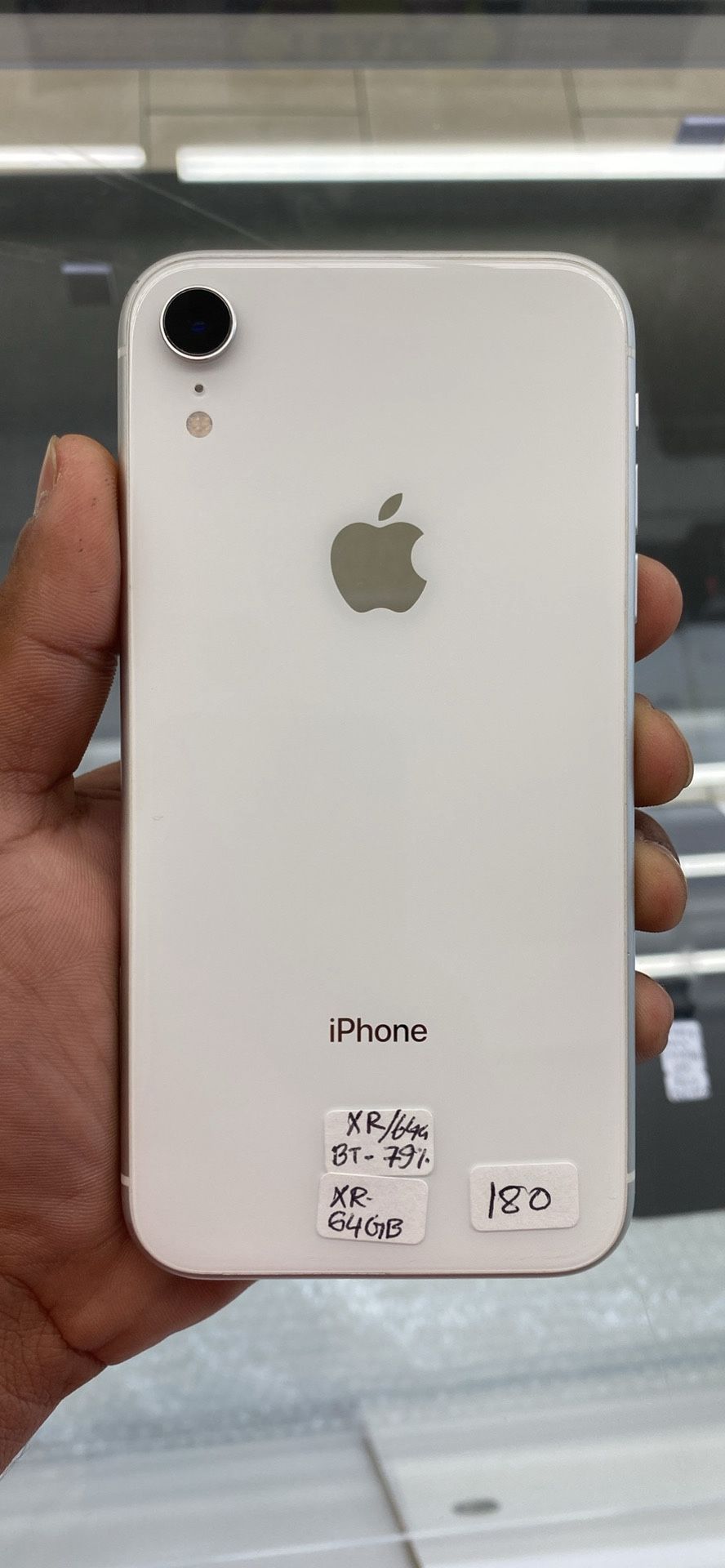 Apple I Phone Xr 64 GB Factory Unlocked