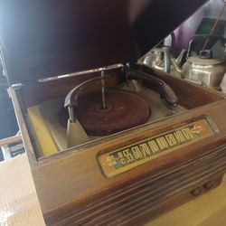 Antique Radio Phonograph