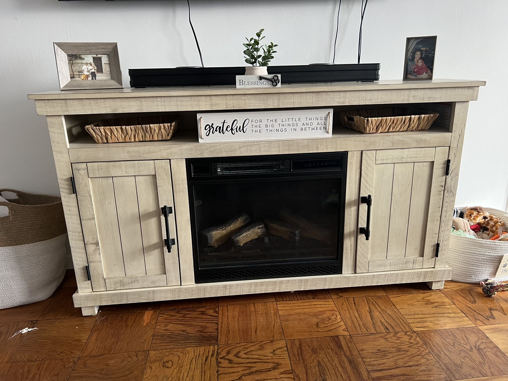 Kona White Fireplace for Sale in The Bronx, NY - OfferUp