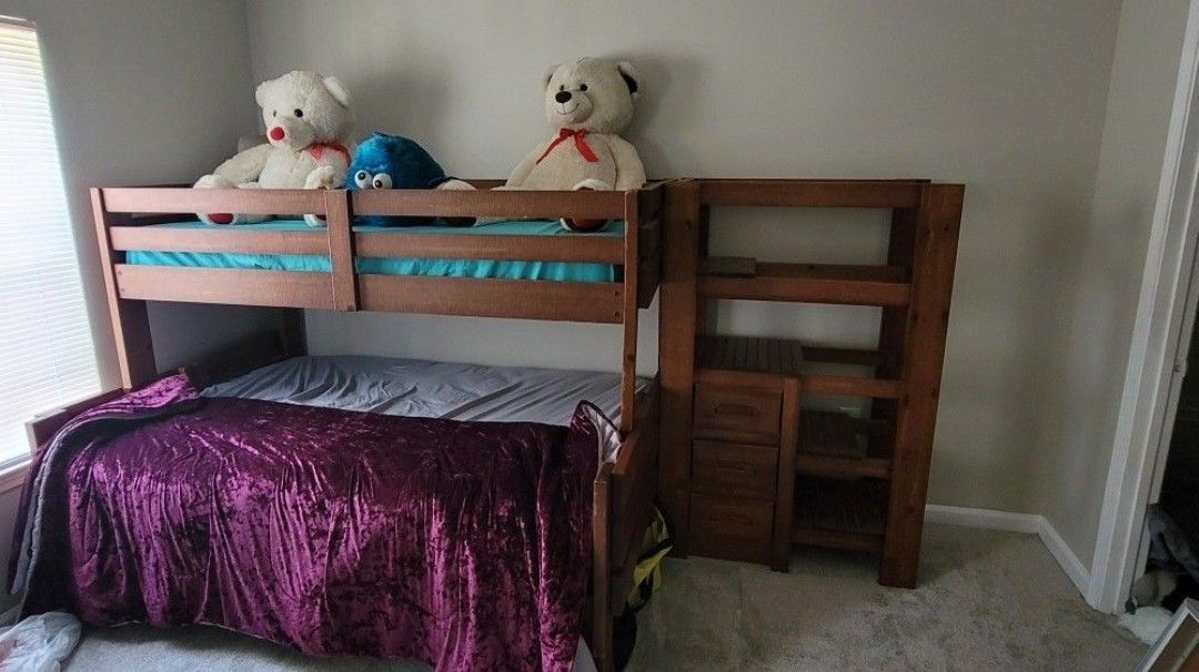 Bedroom Set / Bunk Bed and Dresser
