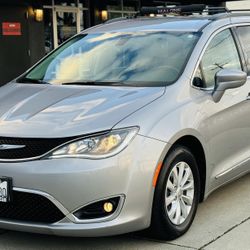 2017 Chrysler Pacifica Touring L Plus !!!