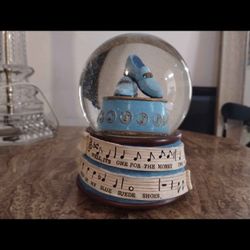 Elvis "Suede Shoes" music box Snow globe epe official 