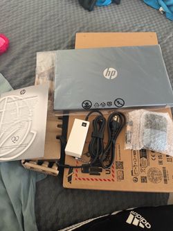 HP 15.6 Intel core i5 8gb Ram 256gb ssd with keyboard/mouse