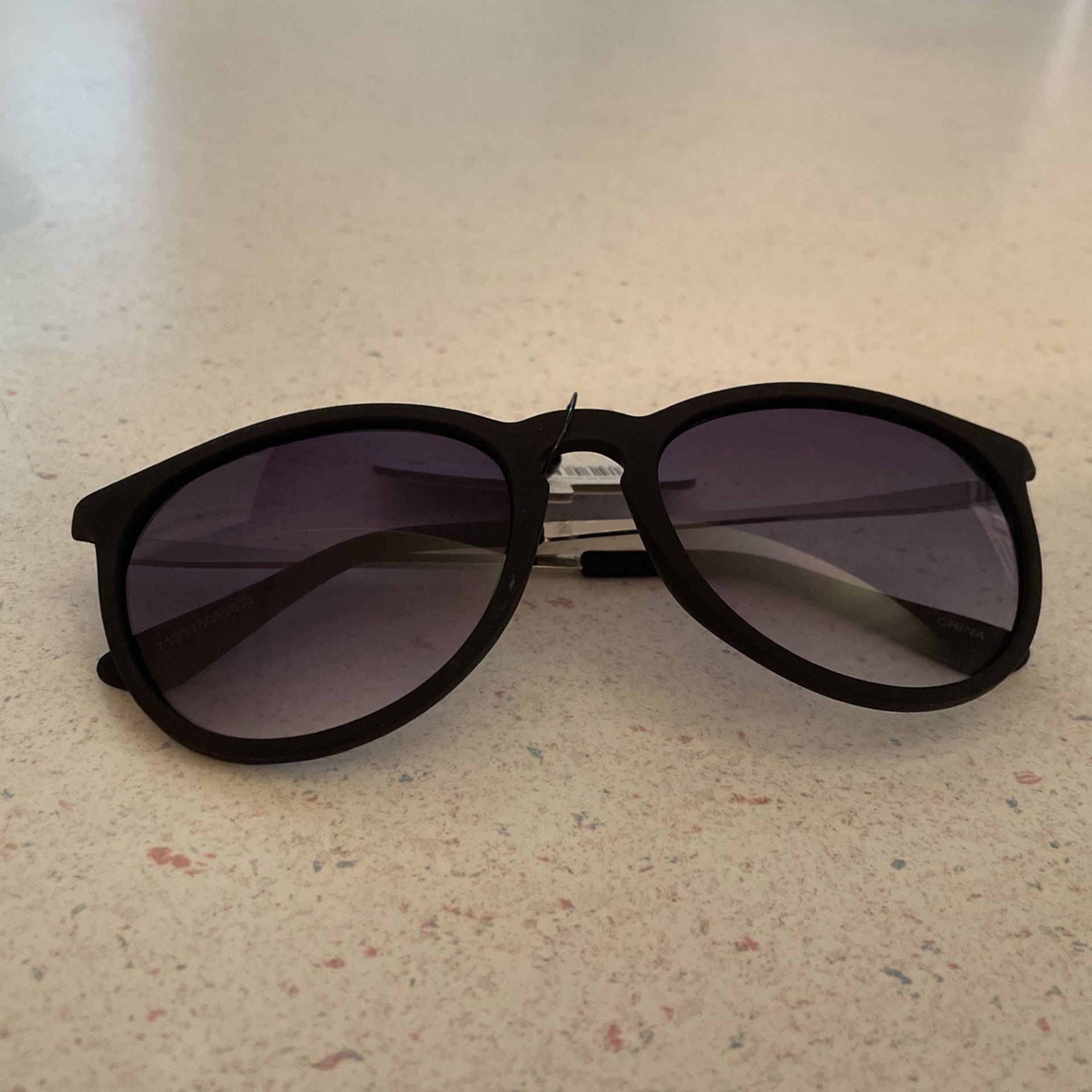 Louis Vuitton Sunglasses for Sale in Wichita, KS - OfferUp