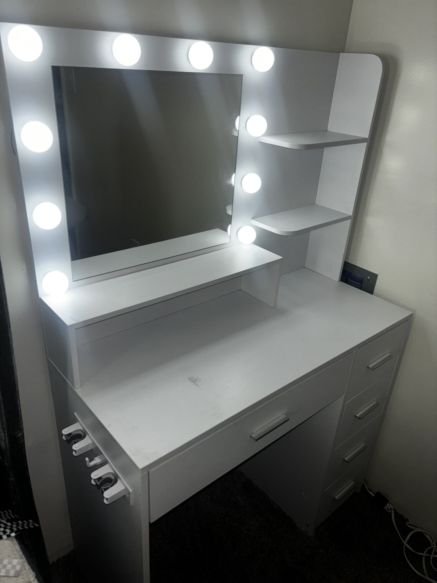 Makeup Vanity