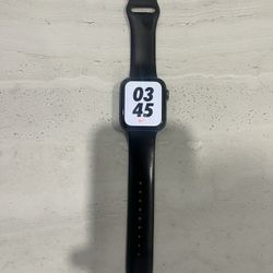 Apple Watch 4 Series 44mm Charging Cord Included