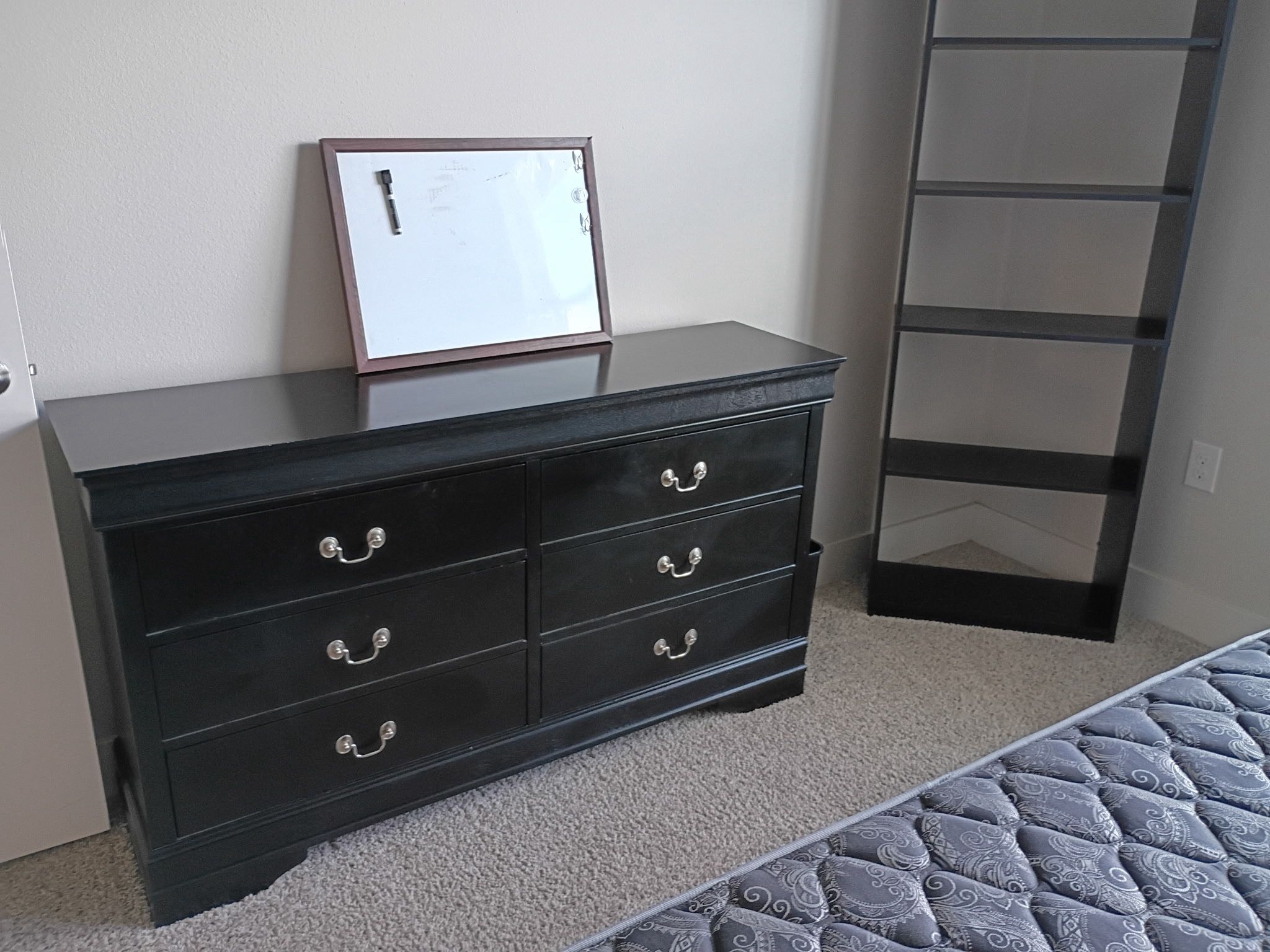 Entire Queen Bedroom Set 