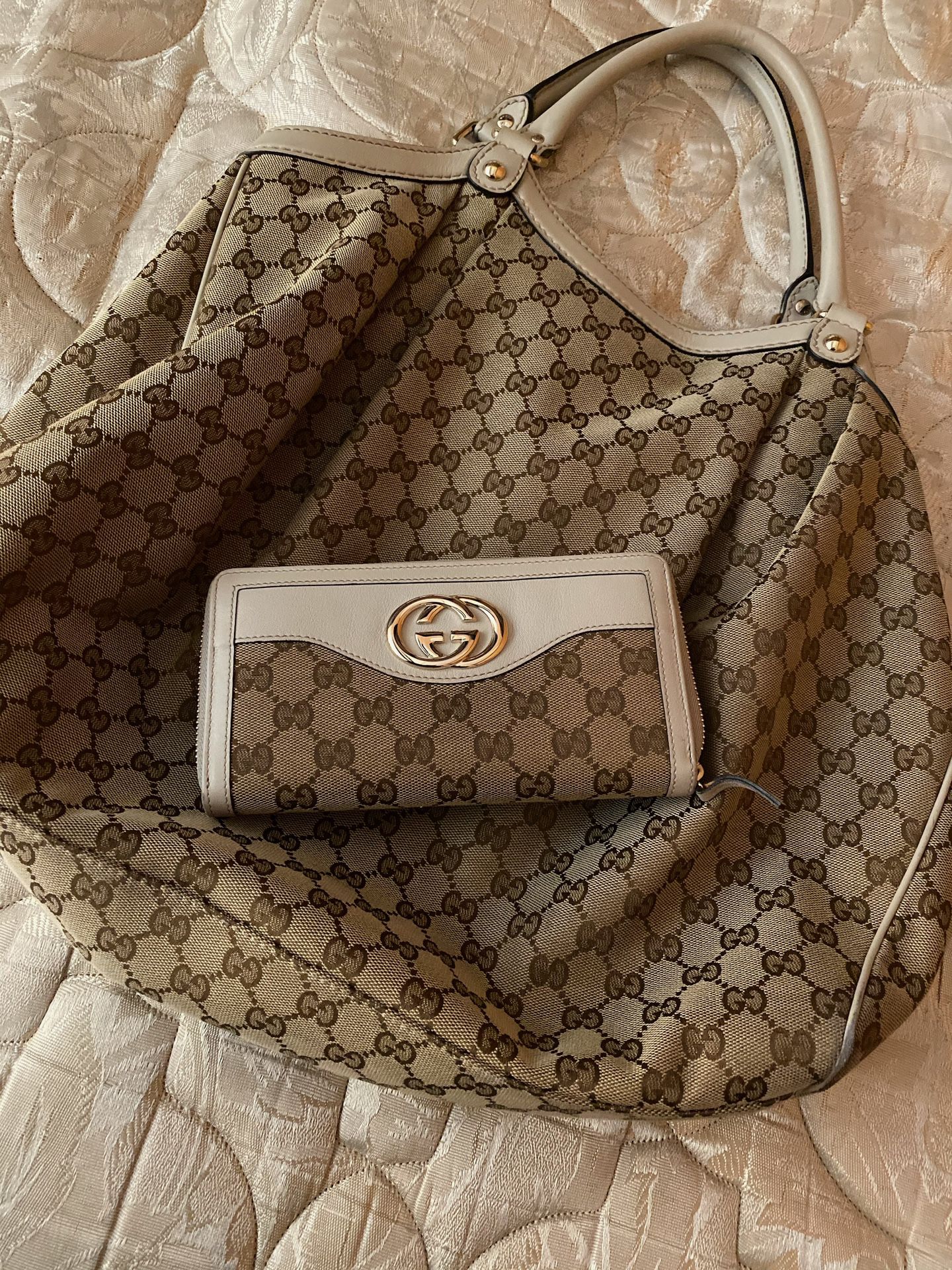 Gucci bag with wallet