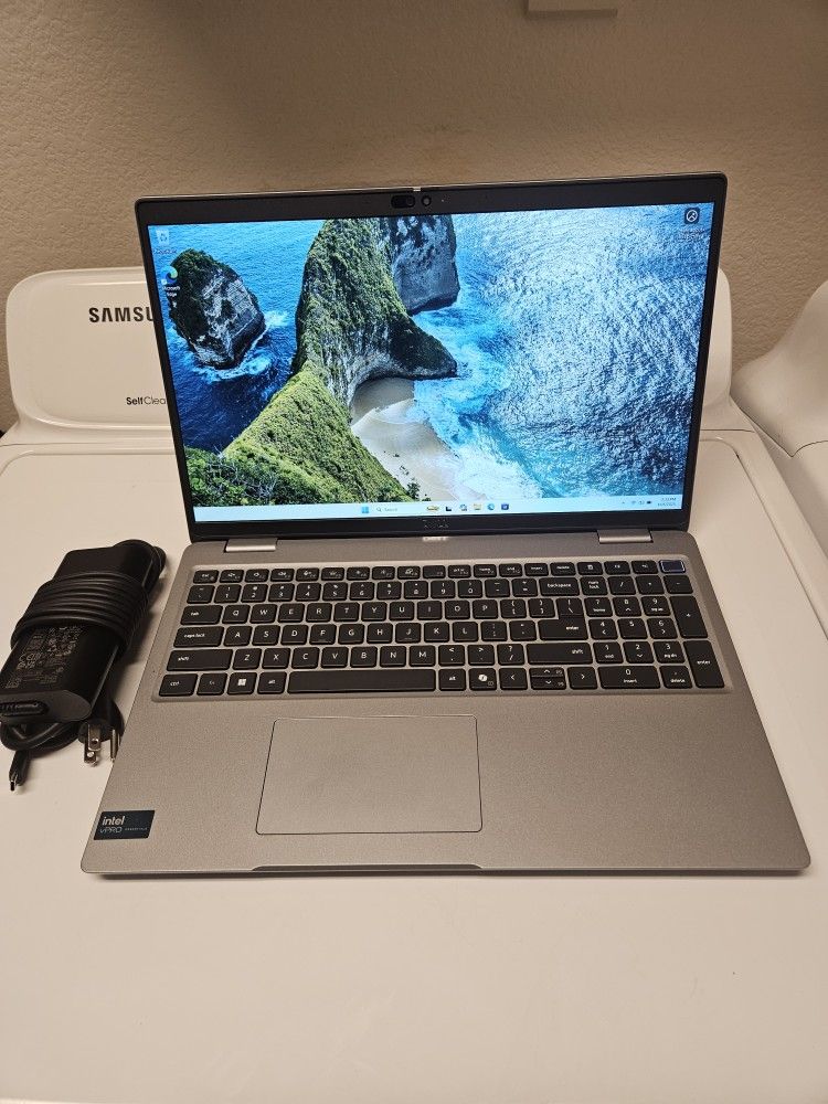 Dell Precision Like New 15.6 Inch Widescreen Intel Core Ultra 125H 32 GB Ram Memory 512 GB SSD 14-core 18-threads
