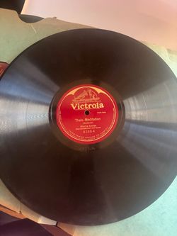 12” 78 RPM shellac record featuring Mischa Elman performing "Thaïs – Méditation" by Jules Massenet on the red-label Victrola brand