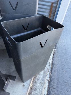Trash cans commercial use