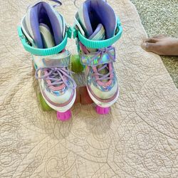 Sulifeel roller skates (kids size 10-13)   This is the Amazon link:  https://offerup.com/redirect/?o=aHR0cHM6Ly9hLmNvL2QvZ0RLT0c4Rg==